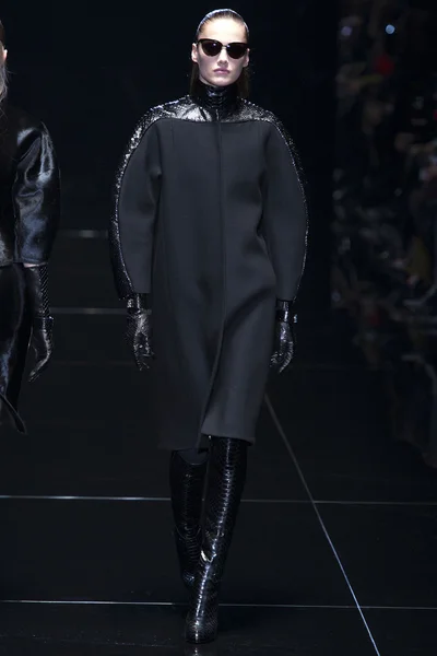 Look 4